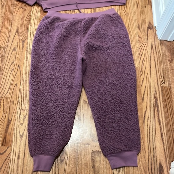 PINK Victoria's Secret Plum Purple Fluffy Sweatshirt & Joggers Set - Picture 12 of 13